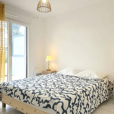 Moderne Avec Jardin Et Grande Terrasse, Proche Et Commerces - - Fr-1-251-835 * Le Lavandou